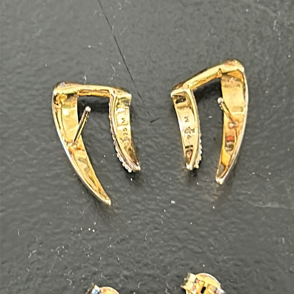 Missoma NEW LARGE CLAW PAVE DOUBLE STUD EARRINGS - Picture 5 of 9